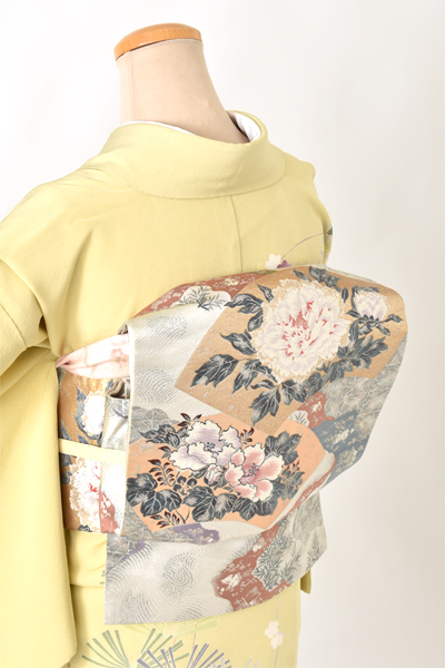 訪問着(明るい黄色地・花々)