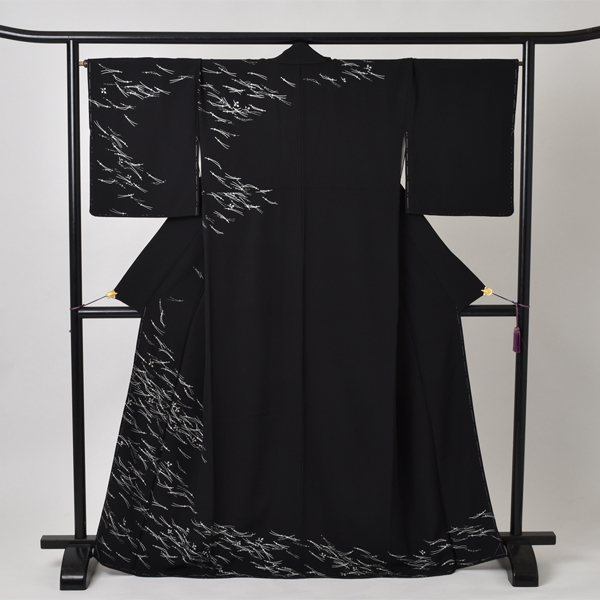 訪問着[漆黒に松葉模様]