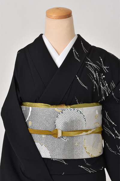 訪問着[漆黒に松葉模様]