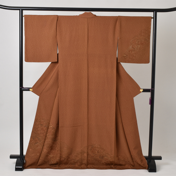 訪問着［たたき染めと刺繍］