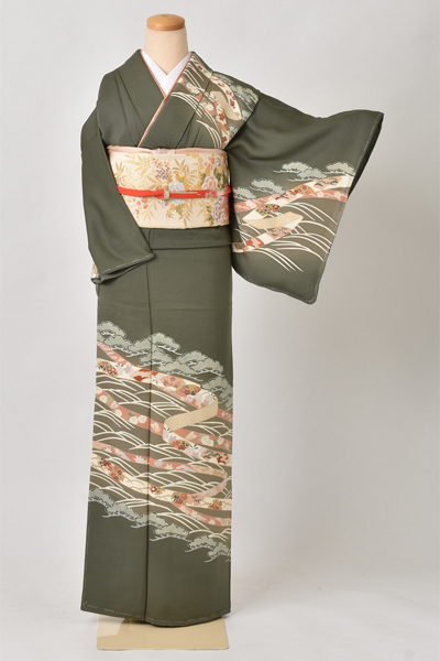 訪問着［松葉色と松とかずら帯］