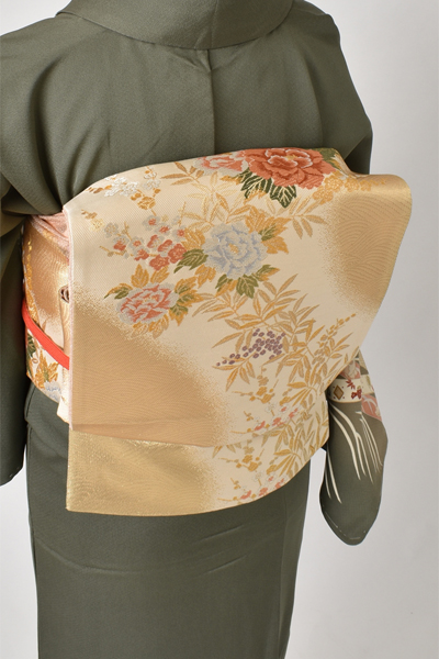 訪問着［松葉色と松とかずら帯］