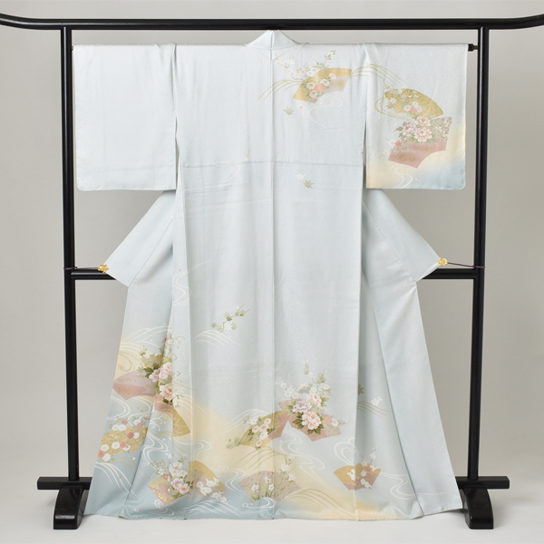 訪問着［薄水色と地紙にぼたん］