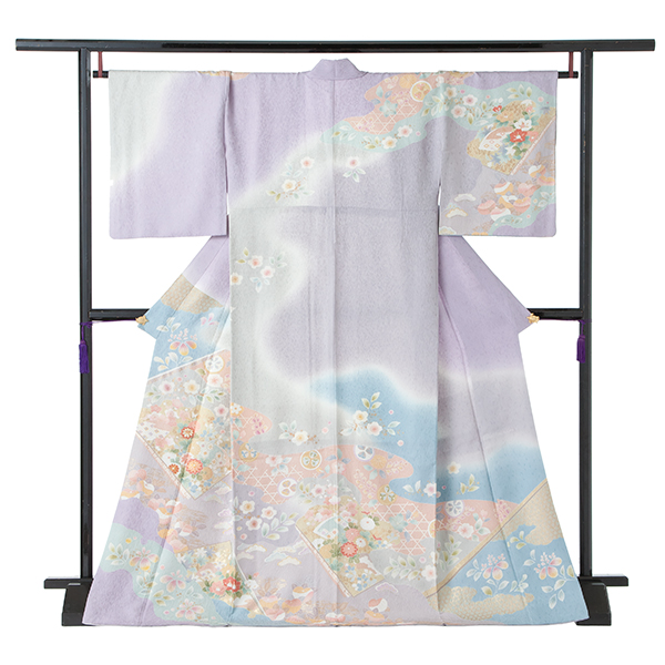 訪問着(淡い紫地・花々)