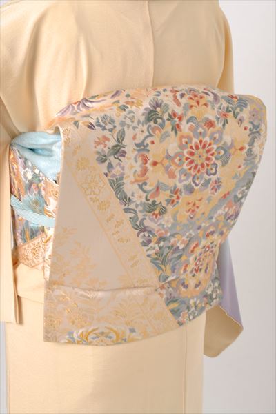 訪問着[クリーム色に桜模様]