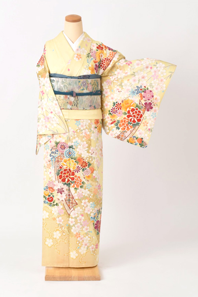 訪問着[クリーム・熨斗、花々]