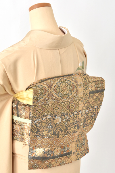 訪問着[黄褐色・山茶花]