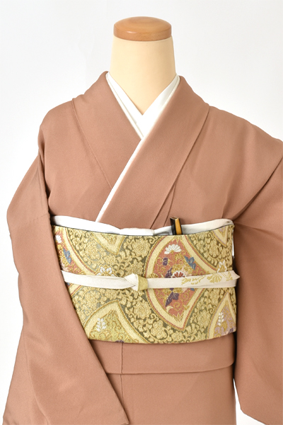 色留袖(胡桃色地・三笠松)