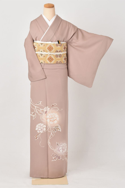 色留袖(ピンクベージュ地・唐花)