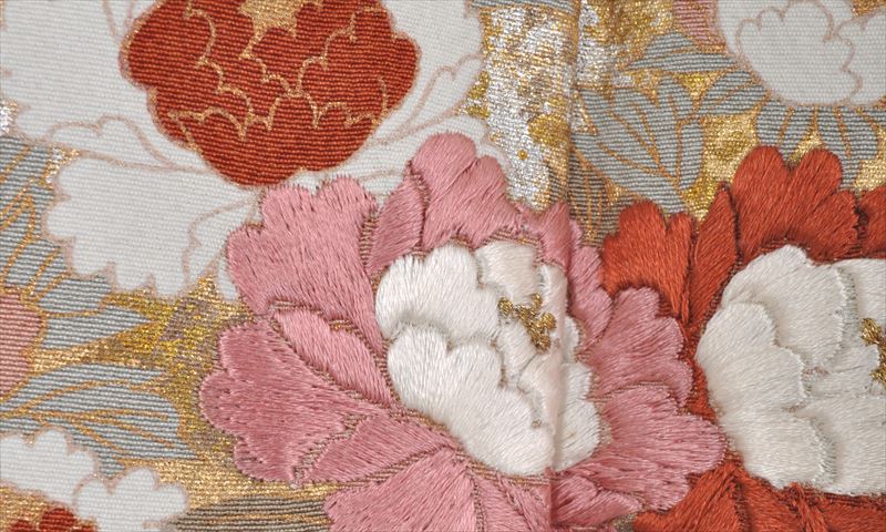 色留袖(浅緑色に笠松文)