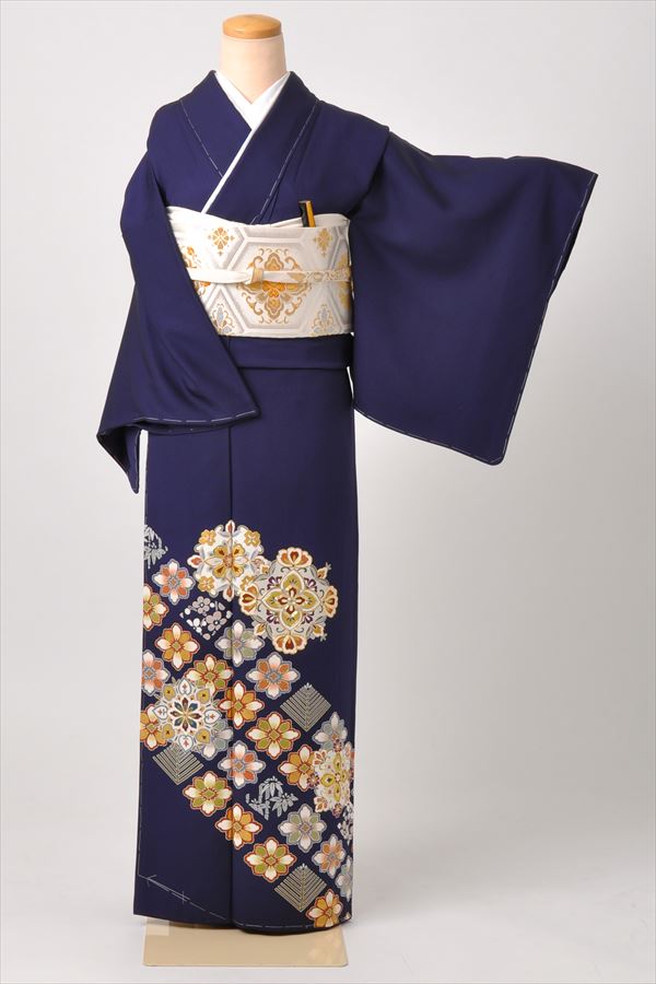 色留袖[濃藍色に花菱文様]