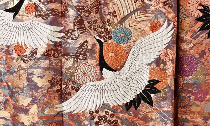 打掛(山本寛斎、ピンク系に鶴)
