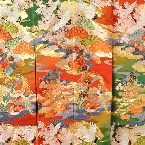 打掛(朱赤と緑地・鶴に花々)