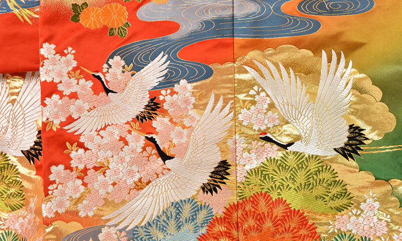 打掛(朱赤と緑地・鶴に花々)