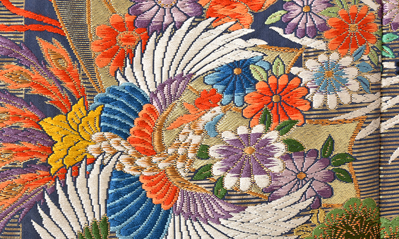 打掛(金と紺地・鳳凰)