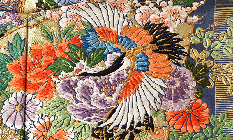 打掛(金と紺地・鳳凰)