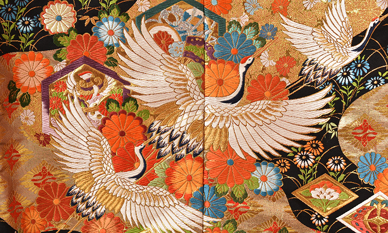 打掛(黒地・金箔に鶴)