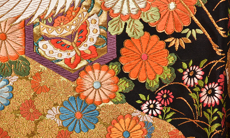 打掛(黒地・金箔に鶴)