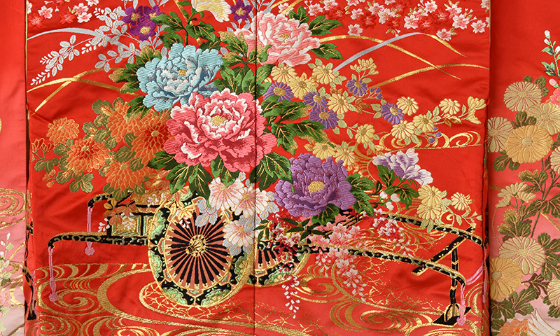 打掛(赤のボカシ地・花車)