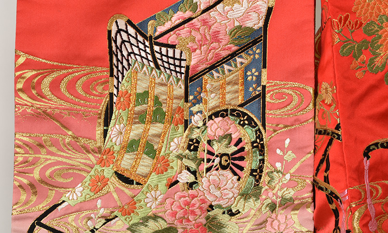 打掛(赤のボカシ地・花車)