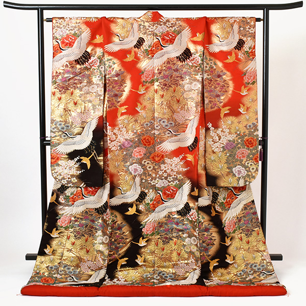 打掛(赤と黒地・鶴)