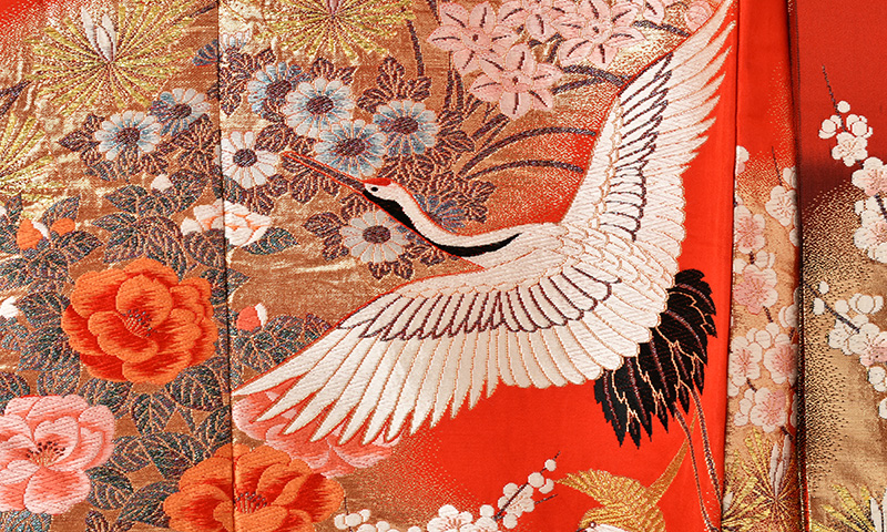 打掛(赤と黒地・鶴)