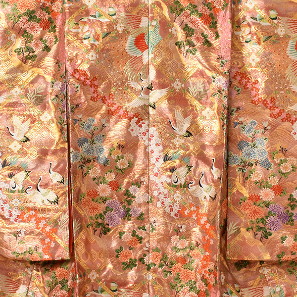 打掛(ピンクに金地・吉祥模様)