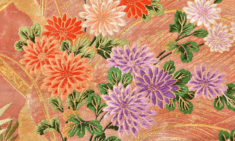 打掛(ピンクに金地・吉祥模様)