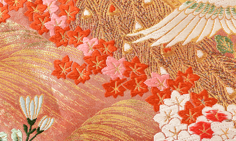 打掛(ピンクに金地・吉祥模様)