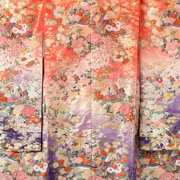 打掛(赤と紫のボカシ地・孔雀)