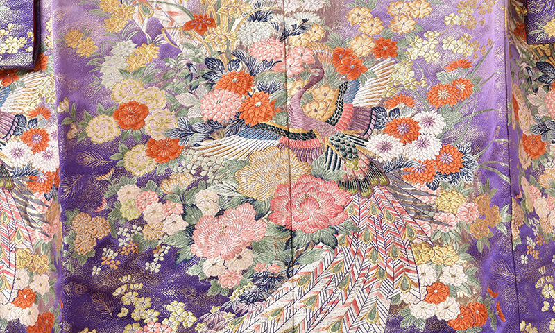 打掛(赤と紫のボカシ地・孔雀)