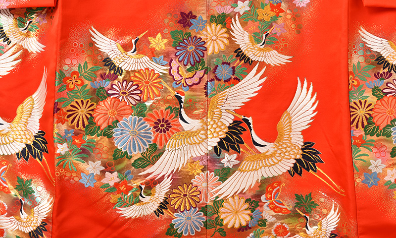 打掛(赤地・花々に鶴)