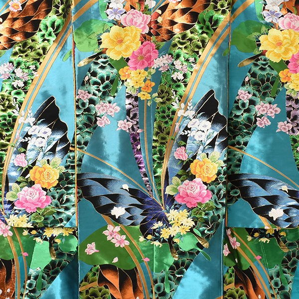 打掛(森英恵、ブルー地・花と蝶々)