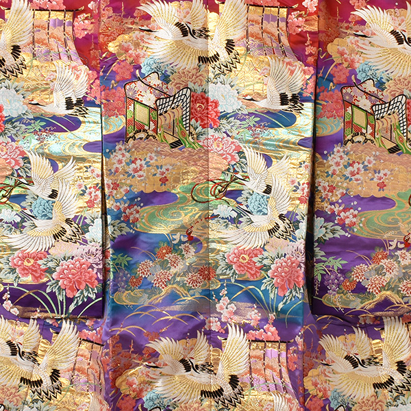 打掛(赤紫地・牛車と鶴)