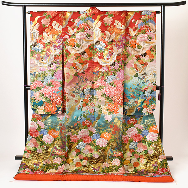 打掛(赤、青、金地・鶴と花々)