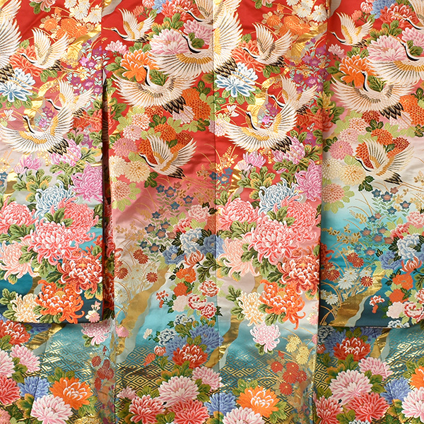 打掛(赤、青、金地・鶴と花々)