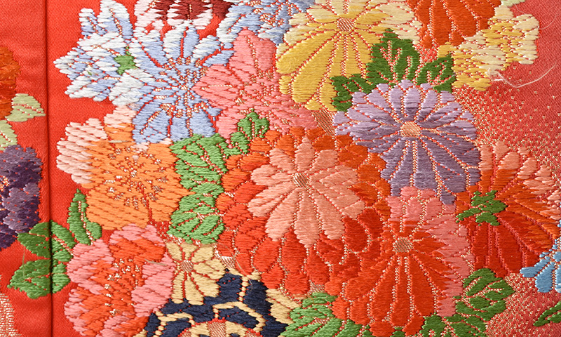 打掛(赤鉄色地・鶴)