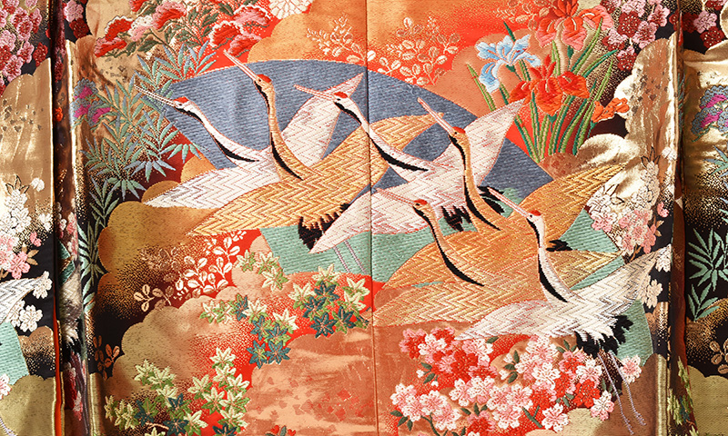 打掛(赤地・金箔と鶴)