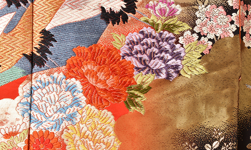 打掛(赤地・金箔と鶴)