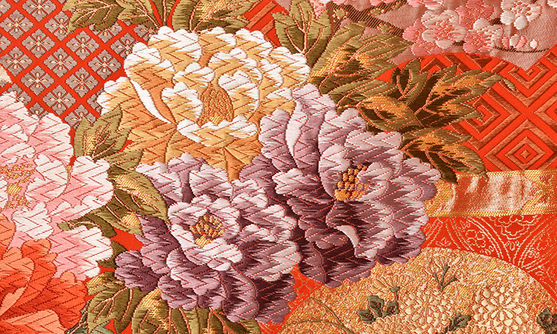 打掛(朱赤地・格天井に花)