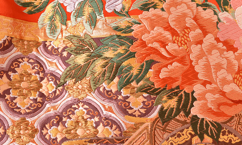 打掛(朱赤地・格天井に花)