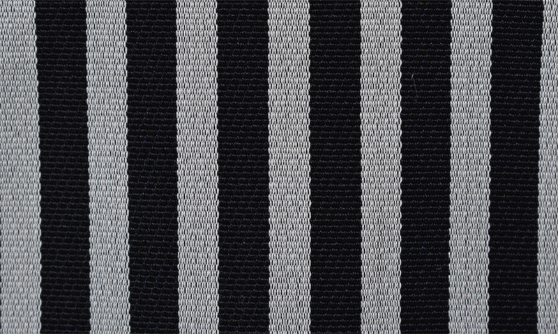 ジュニア紋付袴[黒紋付・花菱文・仙台平]