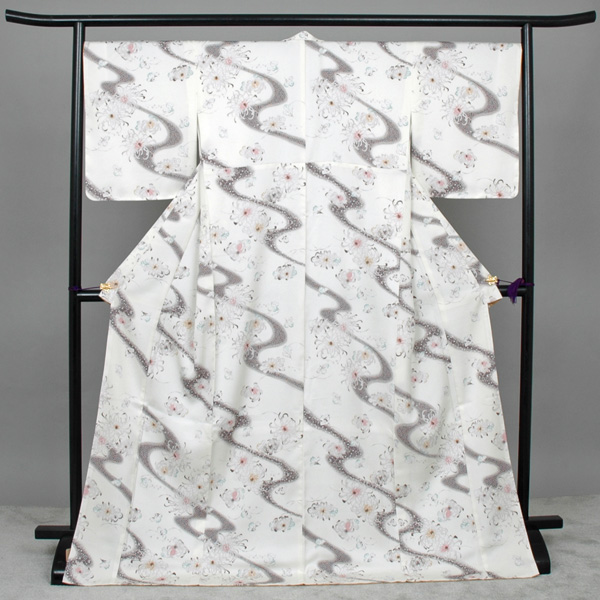 小紋(白地・流線に菊)