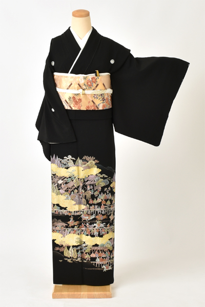 黒留袖(金箔と宮中の催し)