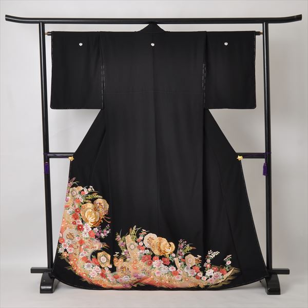 黒留袖(鏡紋に鶴)