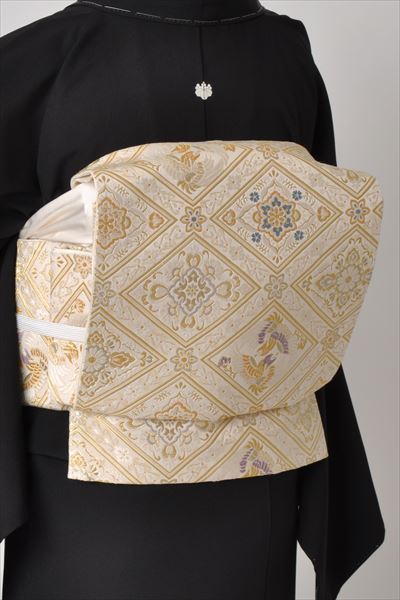 黒留袖(四季草花に青い鳥)