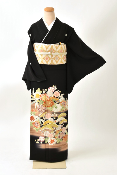 黒留袖(華やかな菊・松)
