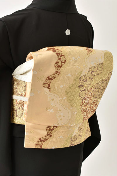 黒留袖〈稲束・松〉