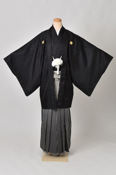 紋付袴[黒紋付・袴縞]