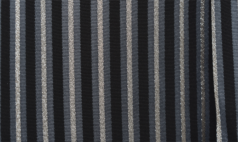 紋付袴[黒紋付・袴縞]